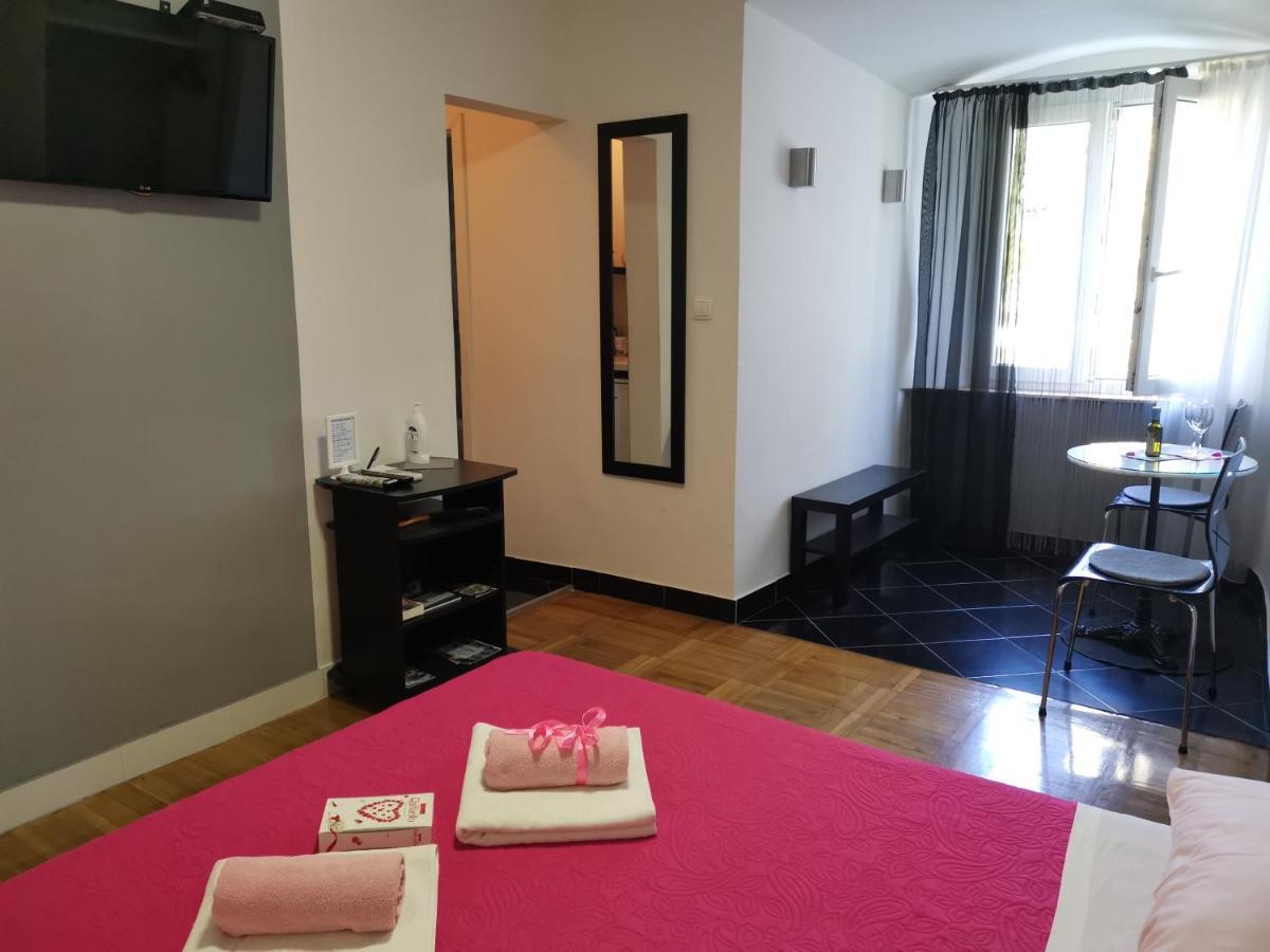 Palace Inn Rooms Split Extérieur photo