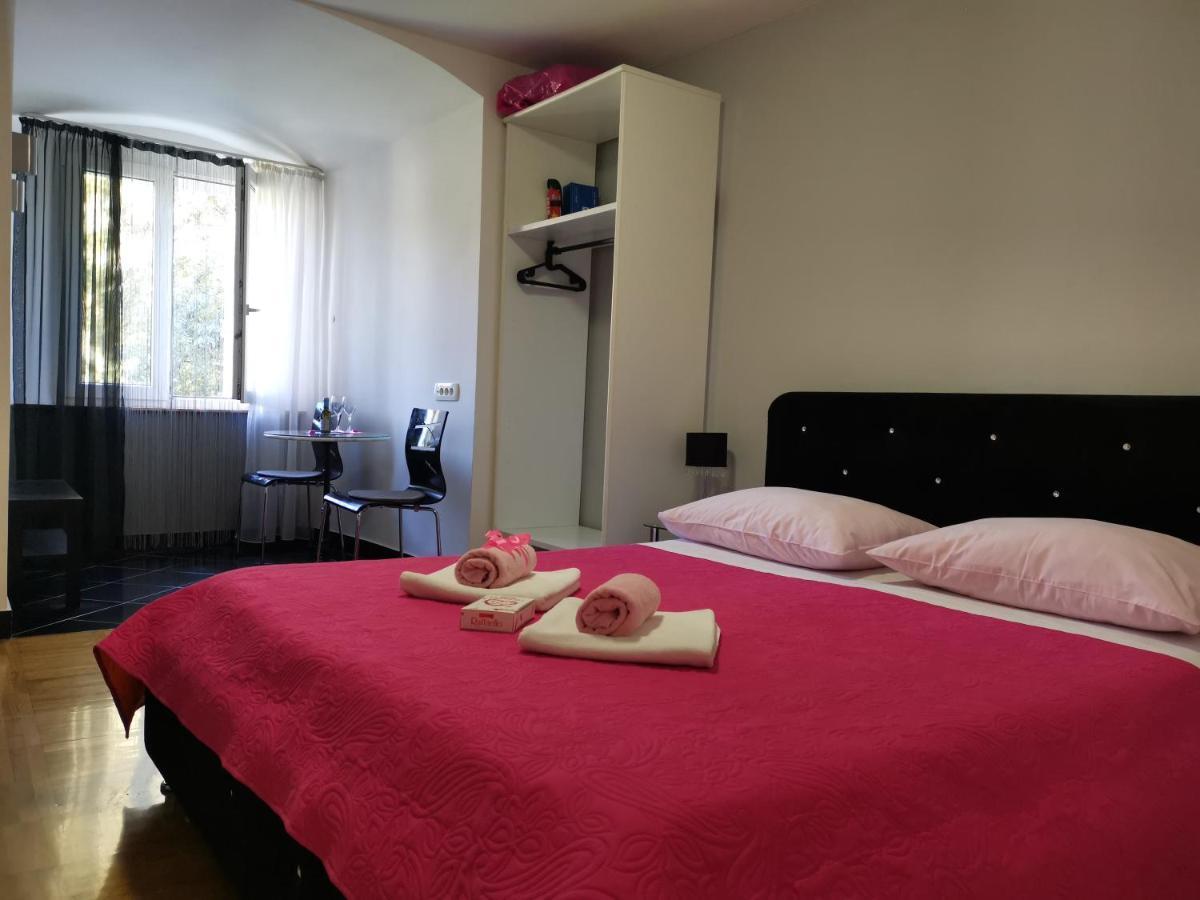 Palace Inn Rooms Split Extérieur photo